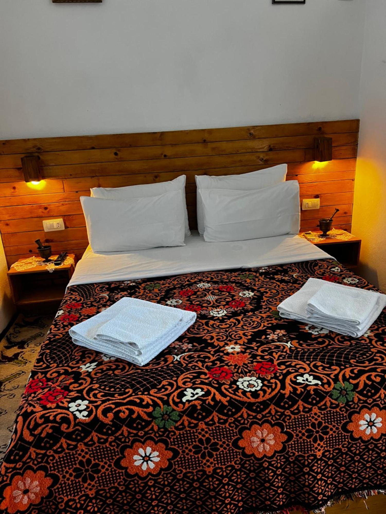 Guest House Salaria Gjirokastër 外观 照片